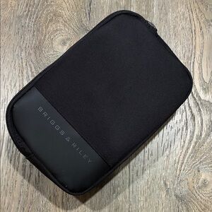 Briggs & Riley Black Crossbody Sling Bag